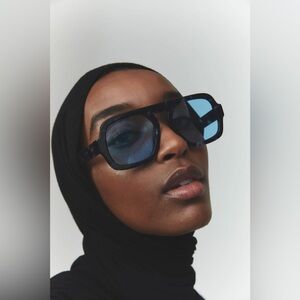 Elisa Johnson JANE IN BLUE TORTOISE